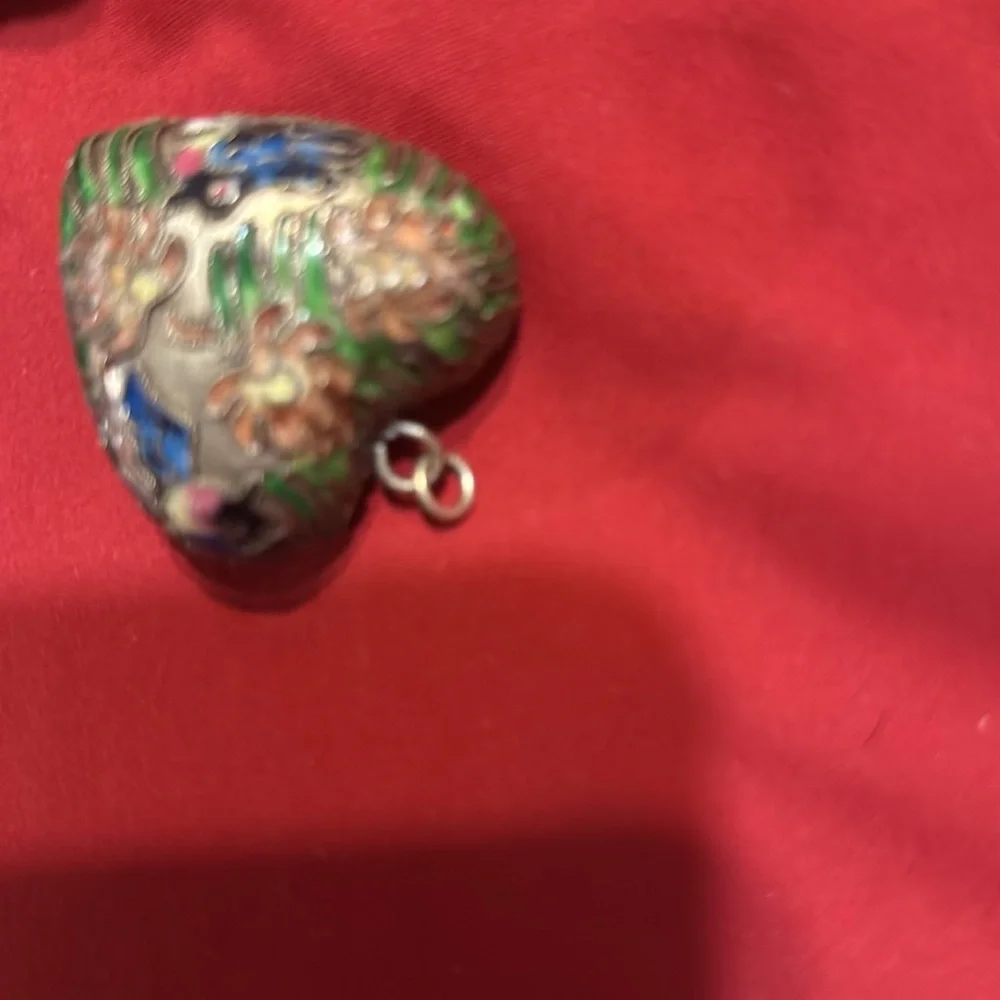 Cloisonné Heart-Shaped Floral Pendant - Picture 5 of 5